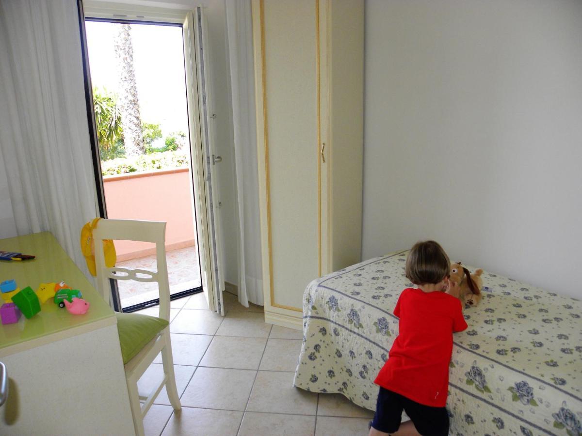 Comfortable Apartment In Maratea With Sea View 95 M² + Parking Ngoại thất bức ảnh